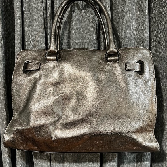 Michael Kors Hamilton Large Tote in Nickel Silver metallic leather - Picture 2 of 10
